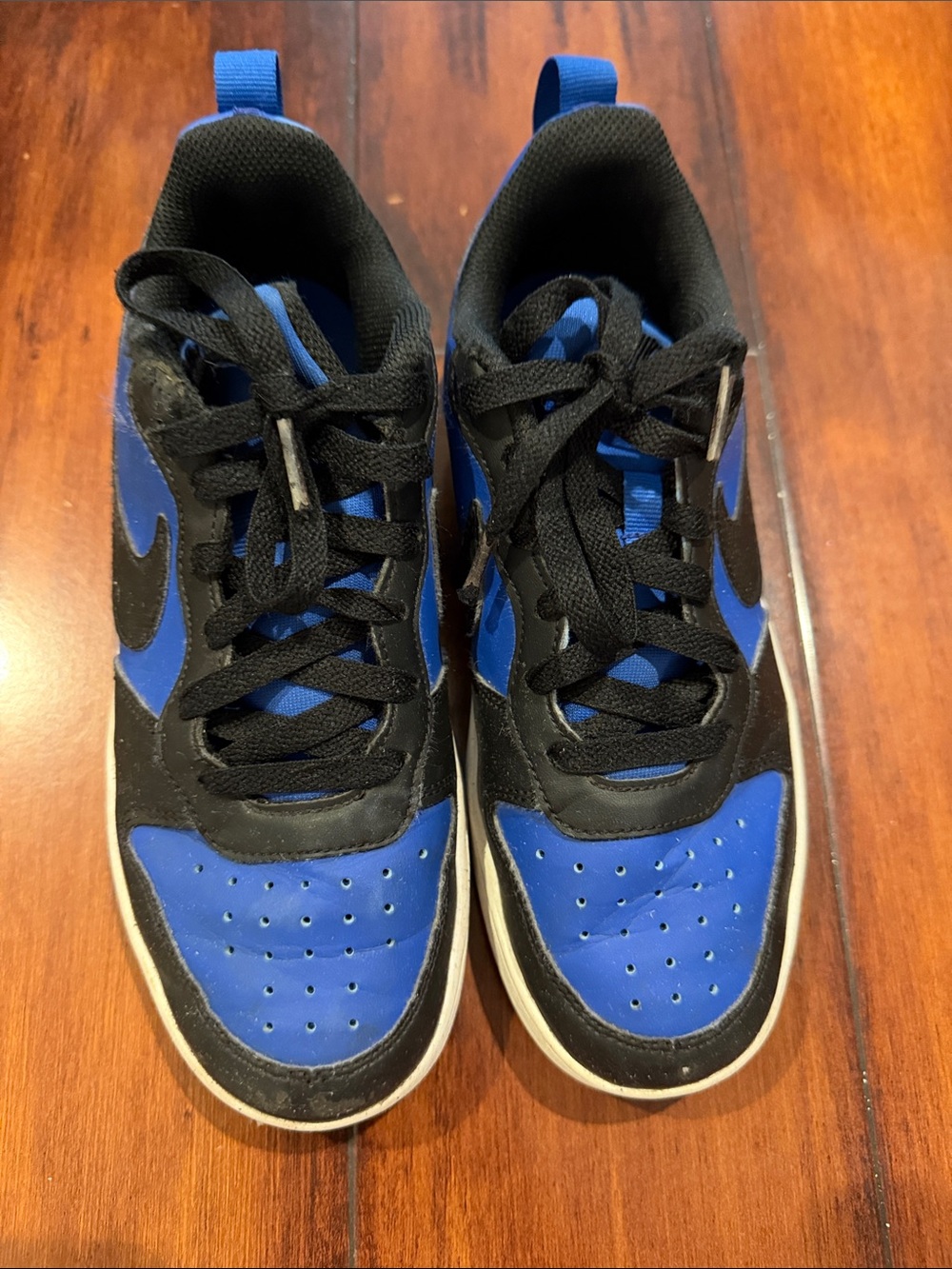 💙Nike Kids Royal Blue and Black Low-Top Sneakers size 5 Y 🩵